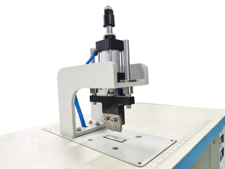 桌面式超声波切带机
